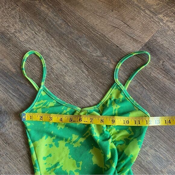 PrettyLittleThing Bodycon Dress Green Tie Dye NEW US 2 Club - Picture 9 of 12
